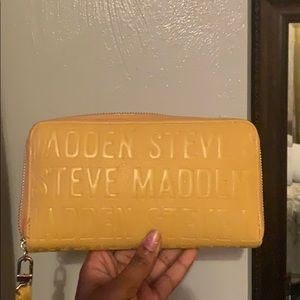Steve Madden Wristlet